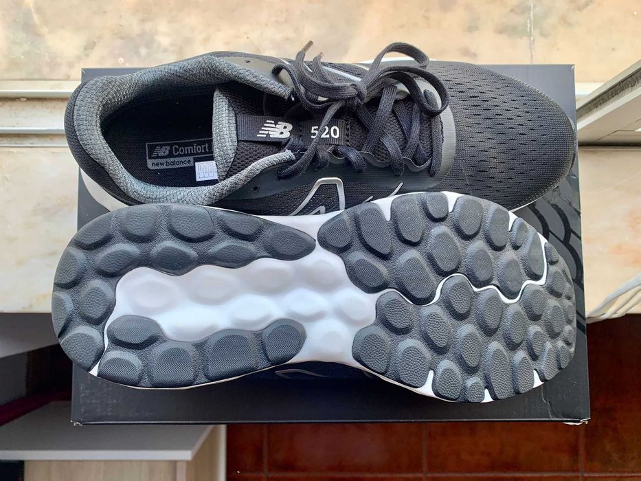 Novos ténis de corrida NEW BALANCE 520V8 Preto