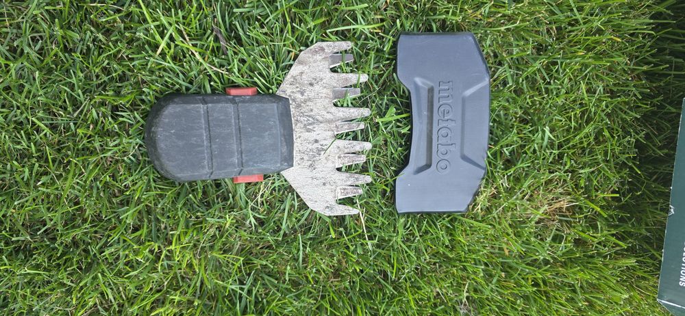 Akumulatorowe nożyce do trawy i krzewów Metabo PowerMaxx SGS 12 Q