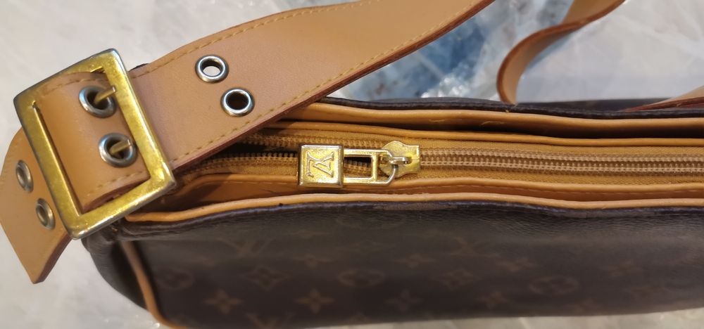 Torebka damska Louis Vuitton.