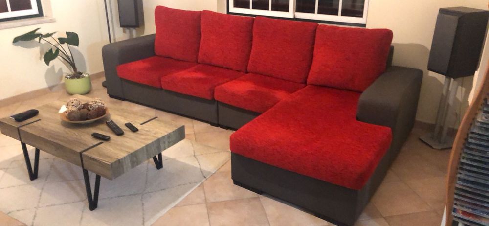 Vendo sofá chaiselong direito ou esquerdo, como novo.300€ negociave
