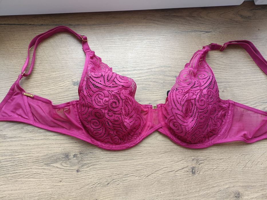 Biustonosz chantelle 75 b nowy