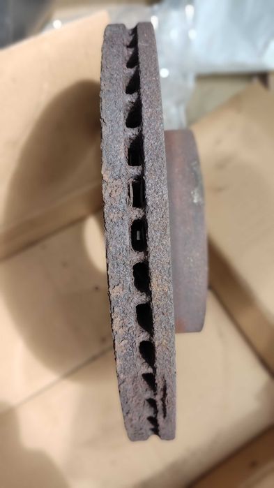 Тормозной диск  с суппортами