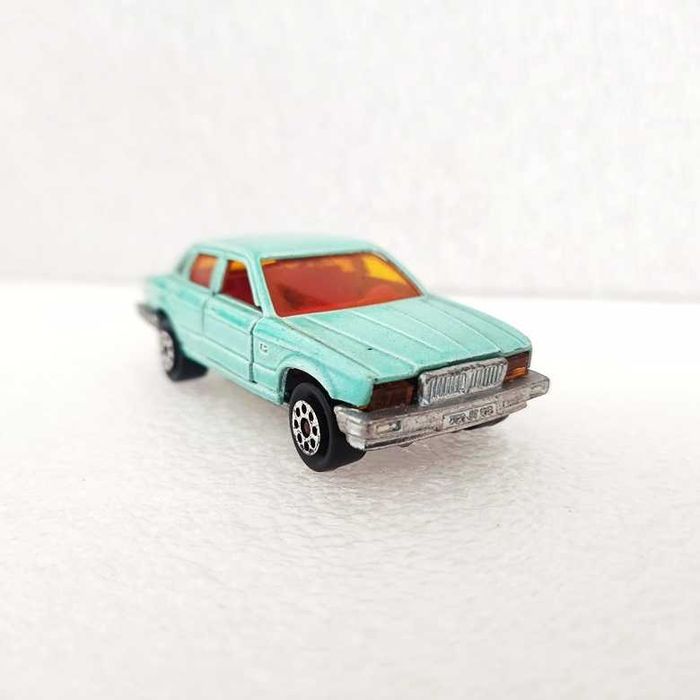 Majorette 293 Jaguar XJ6 escala 1:65