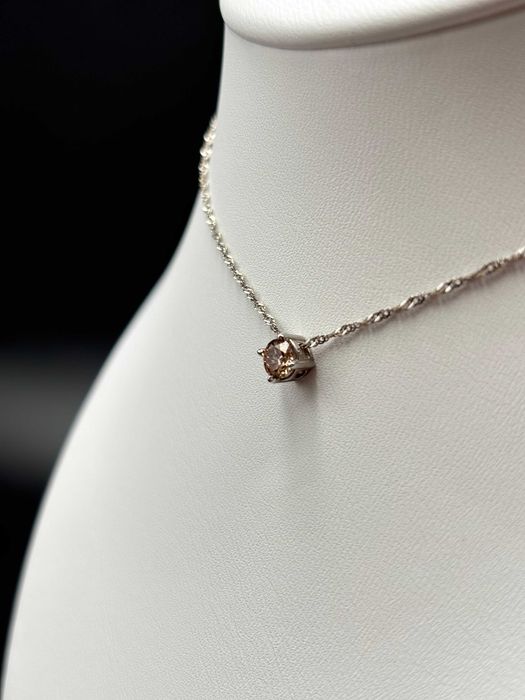 Celebrytka złoty naszyjnik z naturalnym diamentem brylantem 0,27ct