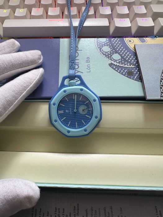 Swatch x AP Lan BA SSX03L100N– niebieski dial, 90h rezerwy, modułowy POP, zestaw