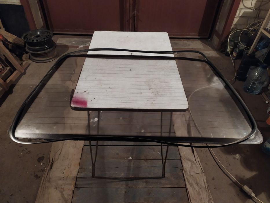 Стекло ляды хетчбек Opel Kadett E