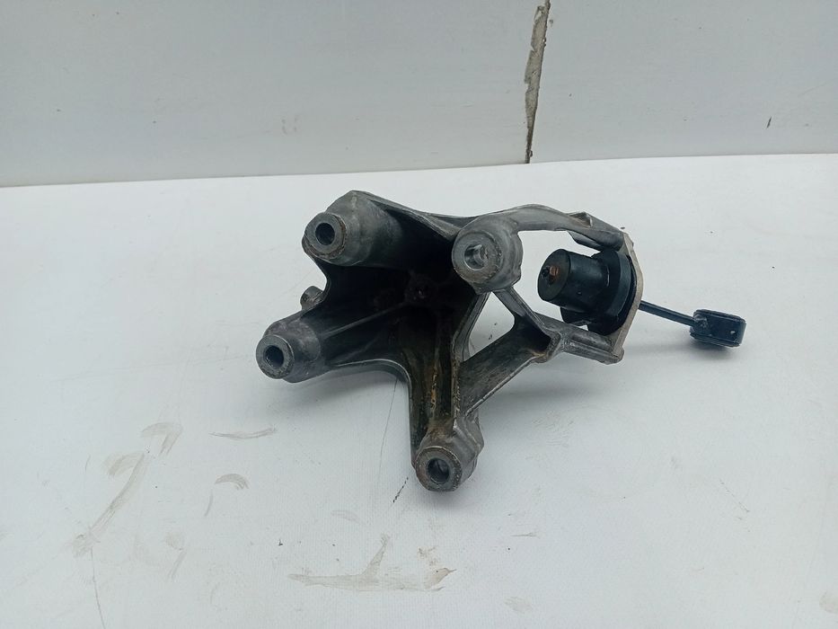 Apoio do motor AUDI Q8 (4MN)