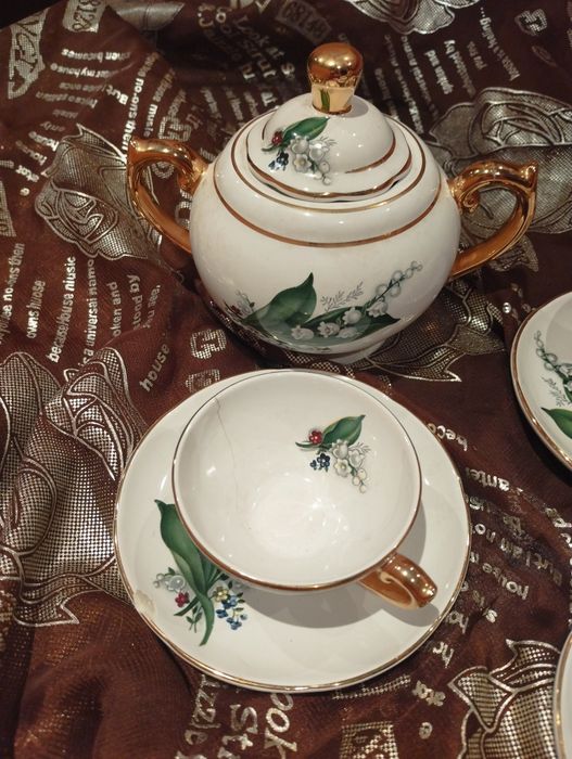 Conjunto de café de porcelana Louçarte  fina e delicada