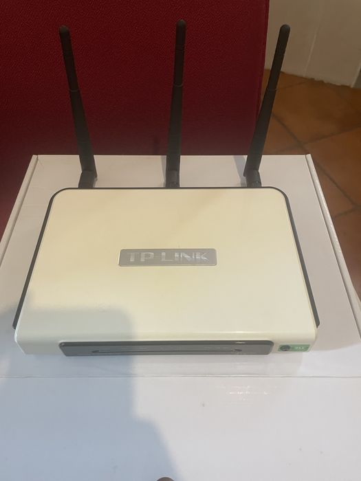 TP-Link Router Like New64284533050627122
