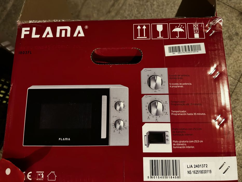 Micoondas FLAMA.