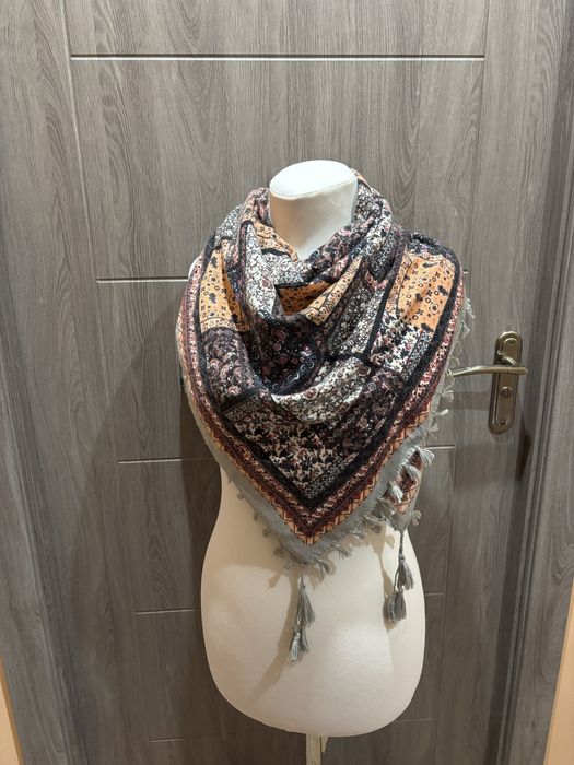 Жіночий шарф косинка