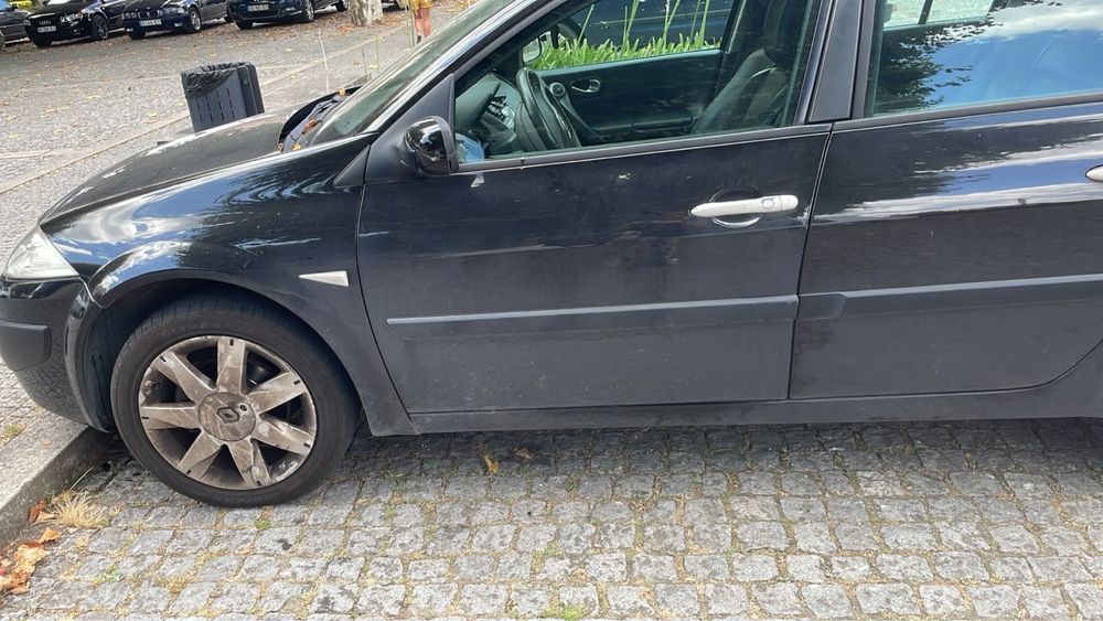 Vendo ou troco por carrinha 2 L com caixa fechada