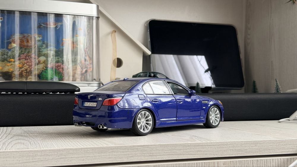 Model 1/18 Maisto Bmw m5 e60