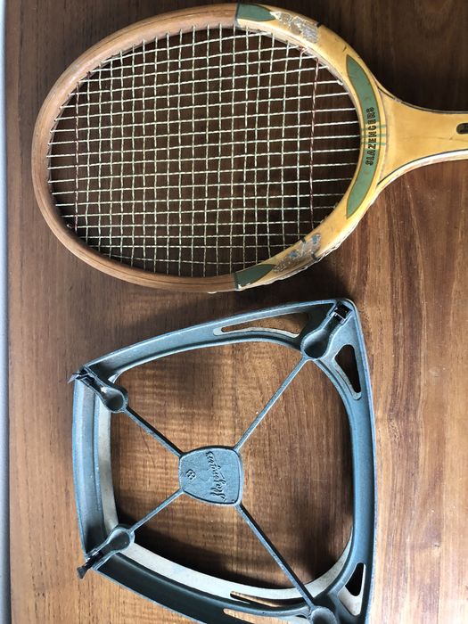 Raquete tenis antiga