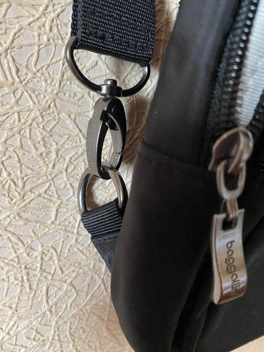 Сумка    Baggallini. Securtex Anti-Theft Daytripper Sling