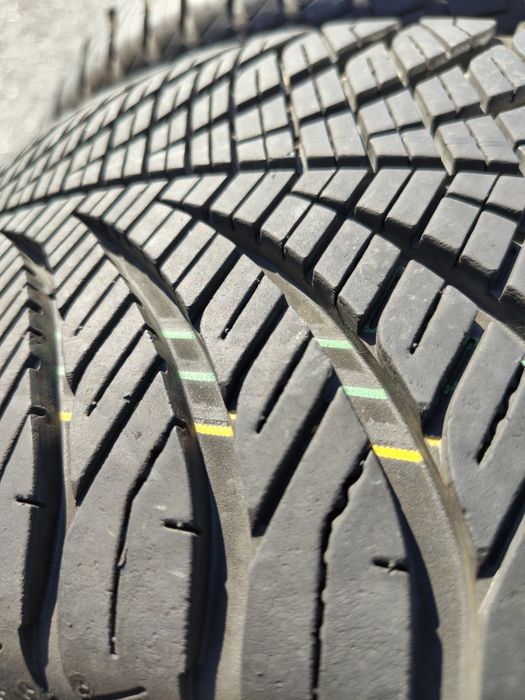 НОВІ  ШИНИ 215/55 17 Goodyear  всезезон