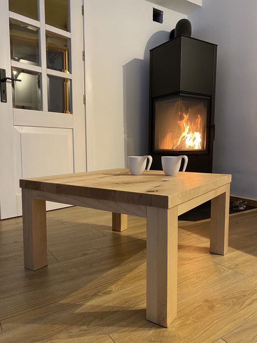 Stolik kawowy z naturalnego drewna jesionowego