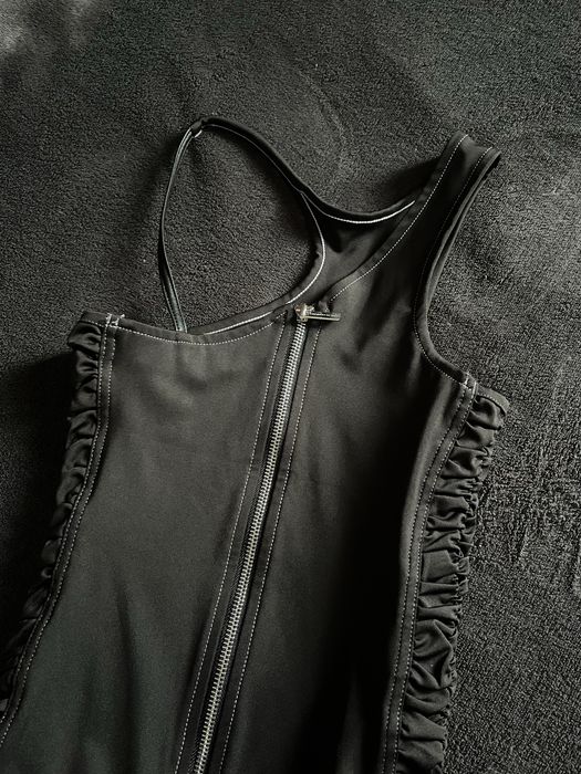 Боді асиметричний maniere de voir