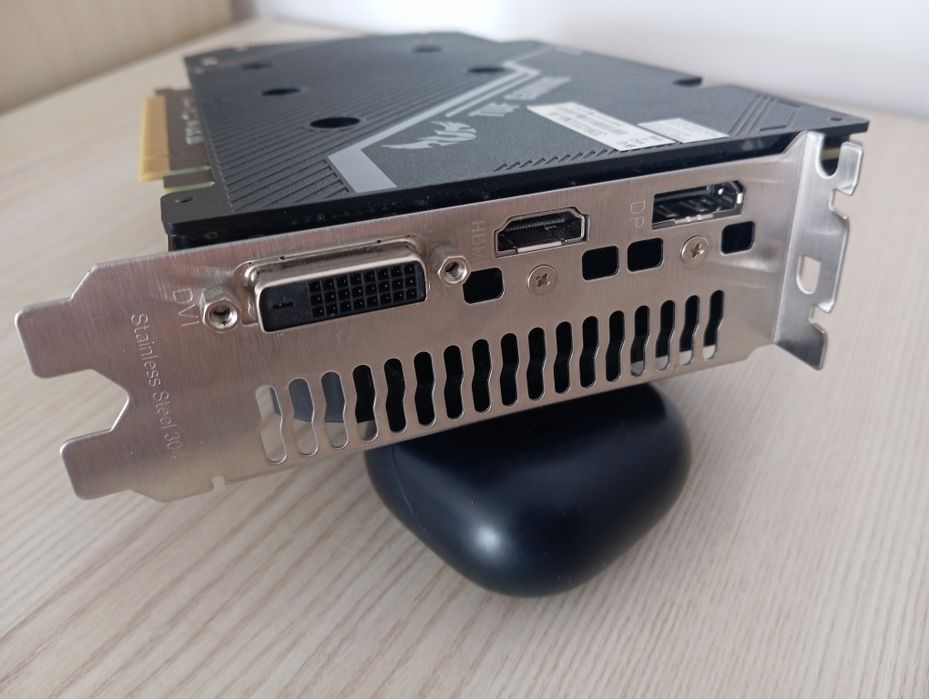 Nvidia GTX 1650 4GB ASUS  OC