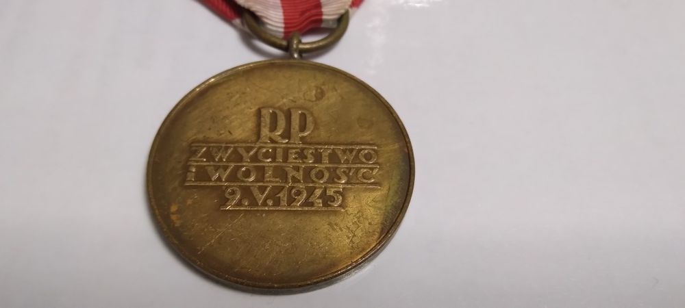 Medal zwycięstwa i wolności RP