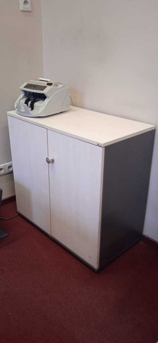 Meble Biurowe -   2 biurka , krzesła - tanio