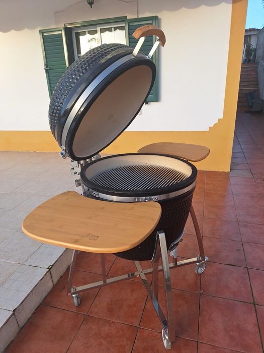 Grelhador a carvao kamado
