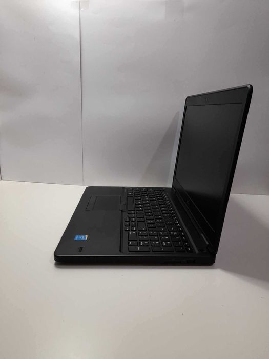 Dell Latitude E5550 - Intel Core i5 / 8Gb / SSD 240Gb / Tec Iluminado