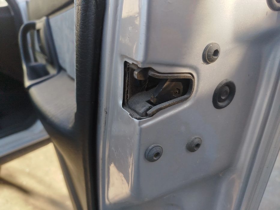Fechadura / fecho porta frente direito SEAT Ibiza II (6K1)