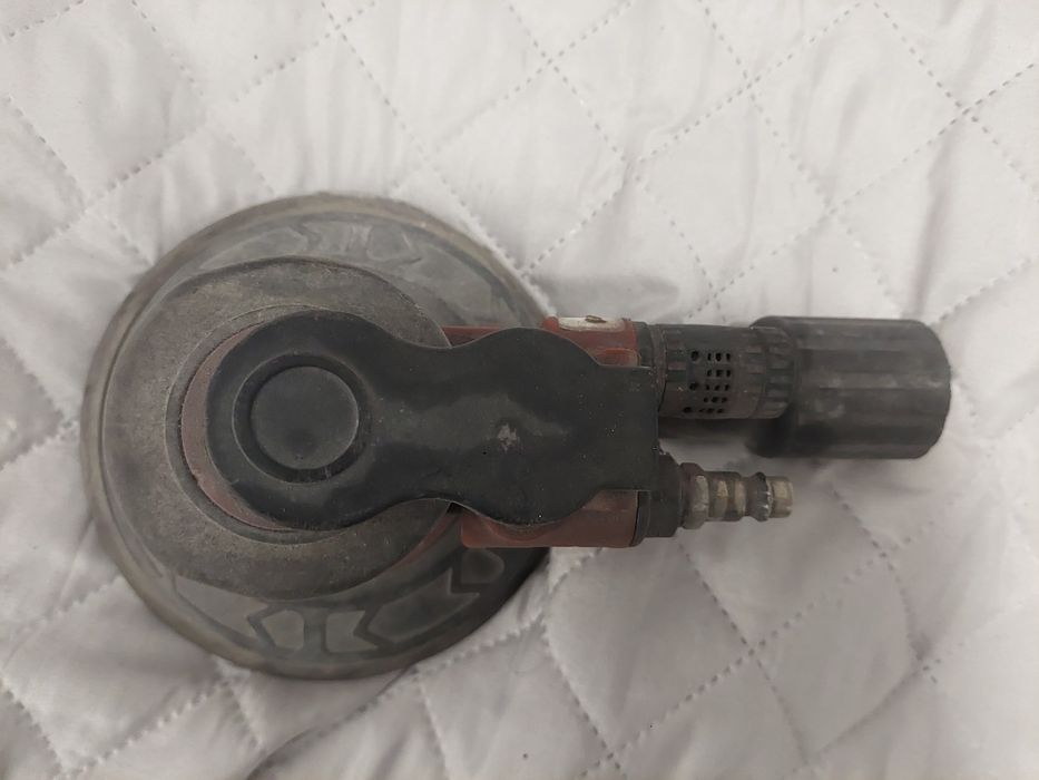 Lixadeira pneumática roto- orbital