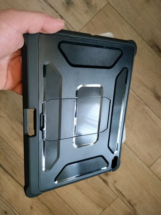 Etui pancerne na tablet zamykane do iPad Pro 11 M4