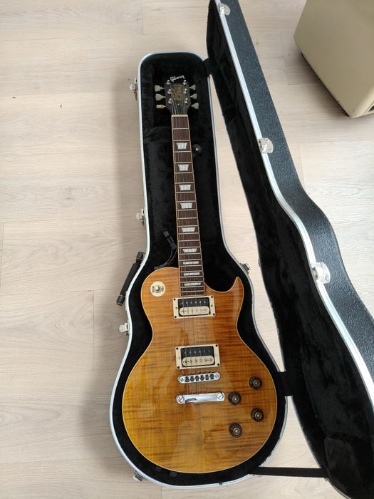 Guitarra + HardCase + upgrades