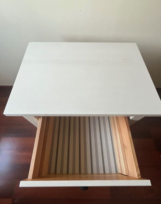 Mesa de cabeceira / cómoda IKEA HEMNES 2 gavetas – branca