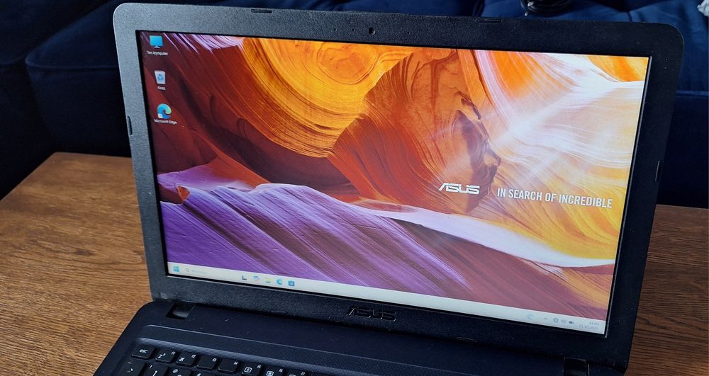 Laptop Asus Vivobook Intel/4GB RAM/256 SSD/WIN 11