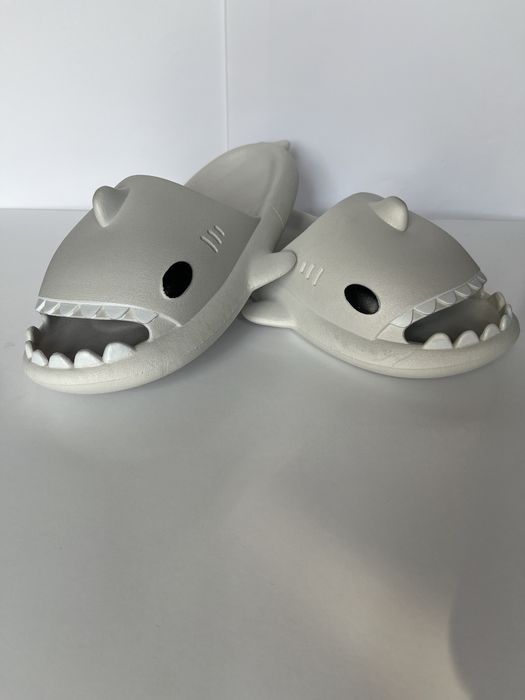 Klapki shark szare