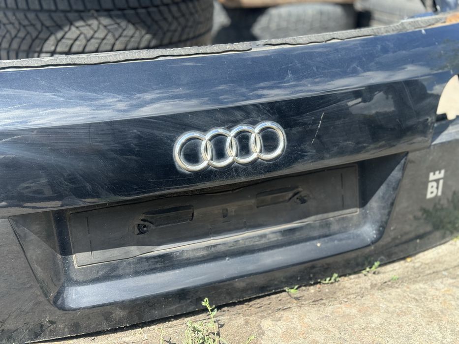 Ляда Audi a4 b7 чорна кришка багажника універсал LZ9Y LY9B ауді а4 б7