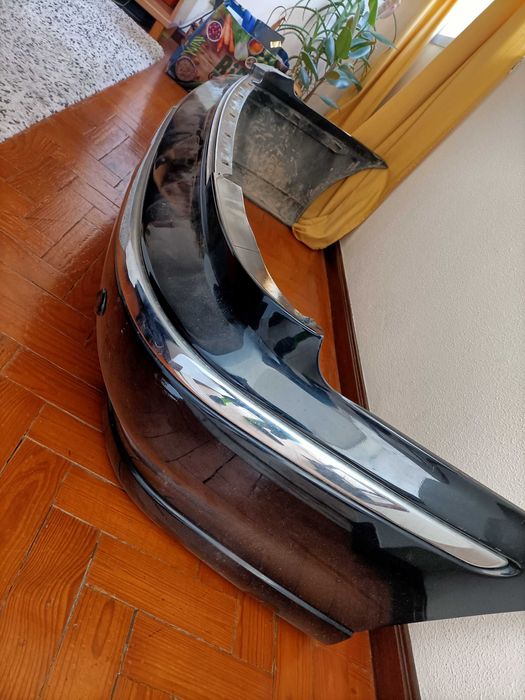 Para choques traseiro Rover 45 com sensores de estacionamento.