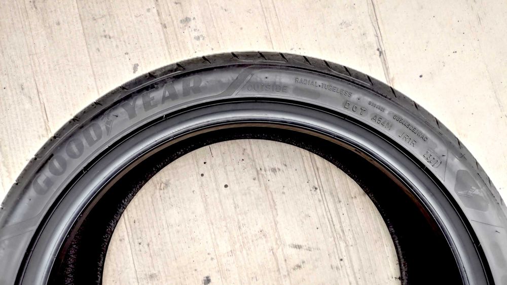 шини 215/45R18. Goodyear. 99% (замінник 225/40/18)