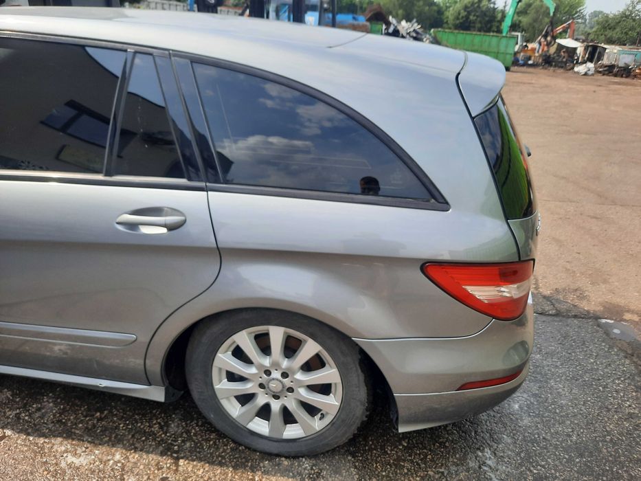 ćwiartka tył tylna C792 Mercedes W251 Lift Long R klasa