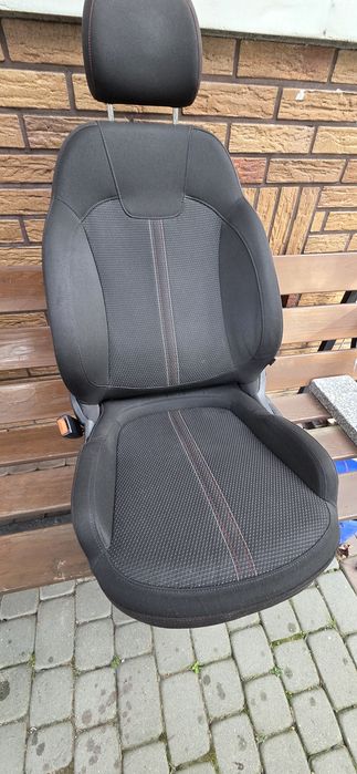 Fotele Opel Corsa  D E