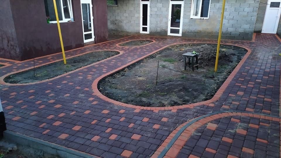 Укладання тротуарної плитки