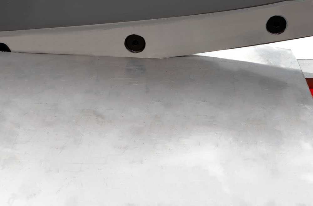 Cisalha Bacalhoeira Guilhotina corte chapa de aço 1,5 mm 1300mm JL20