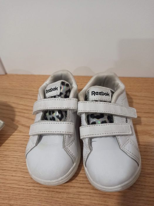 Sapatilhas  rebook n° 21, branco Tigrese com efeito brilho ( 1x