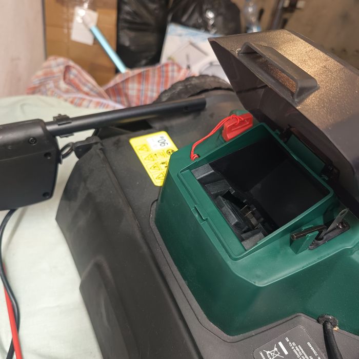 Nowa akumulatorowa kosiarka wrzecionowa Parkside PSMA 20-Li A1.