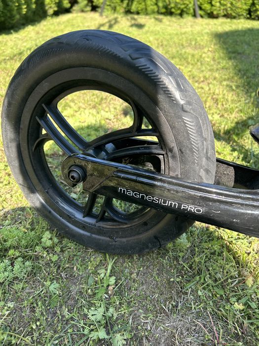 Rowerek biegowy Magnesium Pro 01