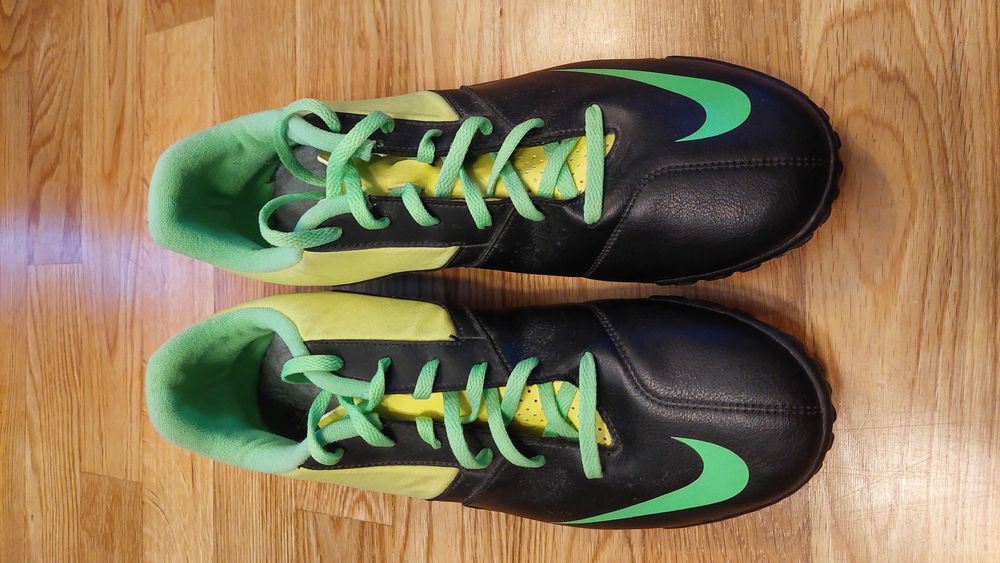 Botas de Futebol Nike NOVAS - Tamanho 45 PT (11 US)
