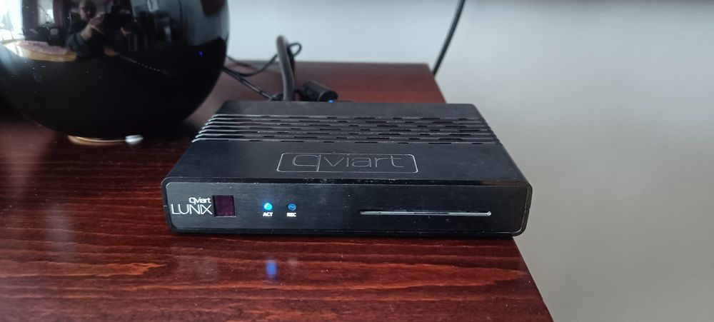 Dekoder tuner satelitarny Qviart Lunix jak VU zero Enigma 2