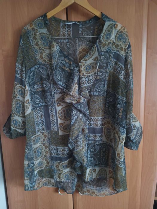 Bluzka ozdobnym przodem