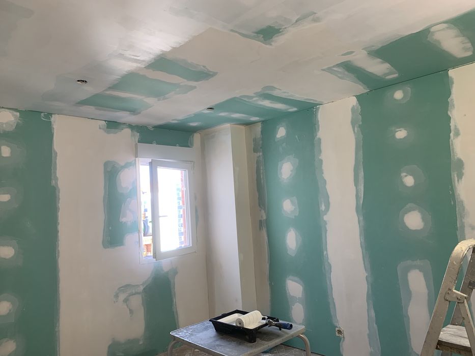 Serviços de alvenaria, ladrilho, pladur, pinturas entre outros