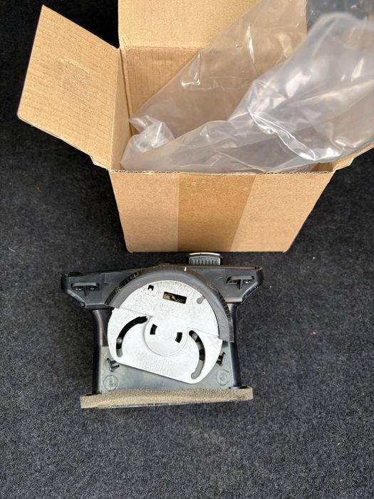 Дефлектор воздуховод подлокотника для vw гольф