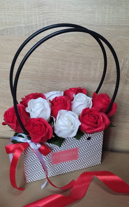 Подарунок, сумочка з трояндами